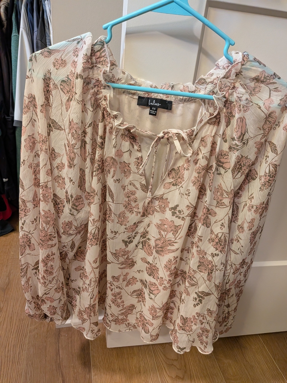 Lulu's Women's Cream Floral Peasant Blouse - Pink Floral Print